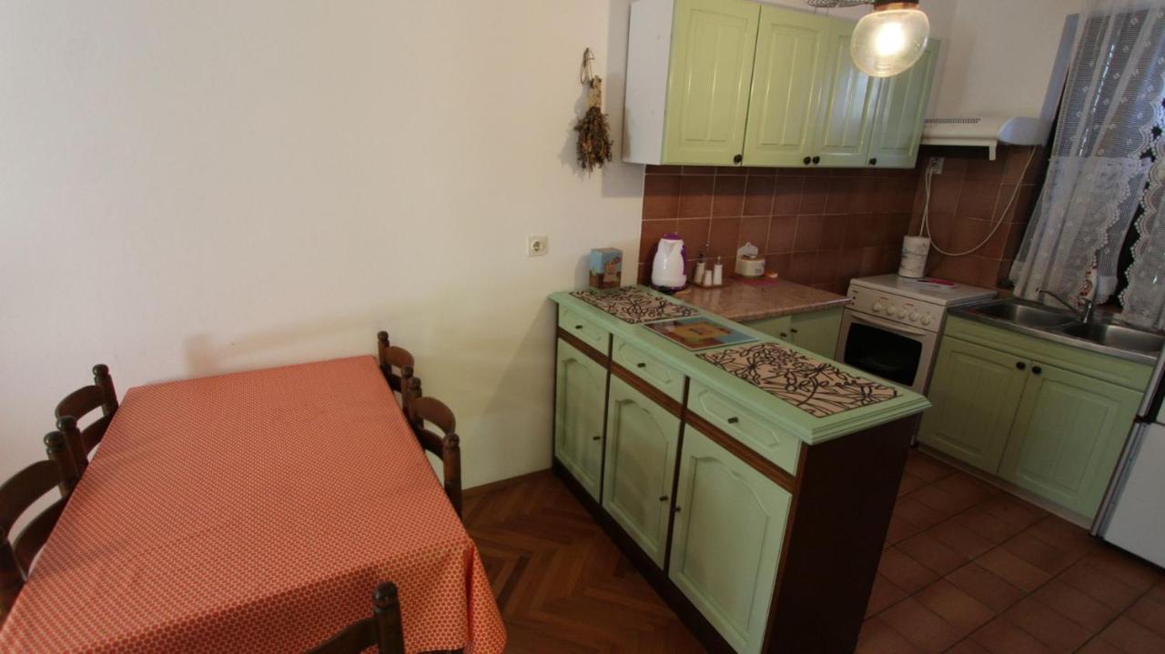 Apartment Gita Malinska Luaran gambar